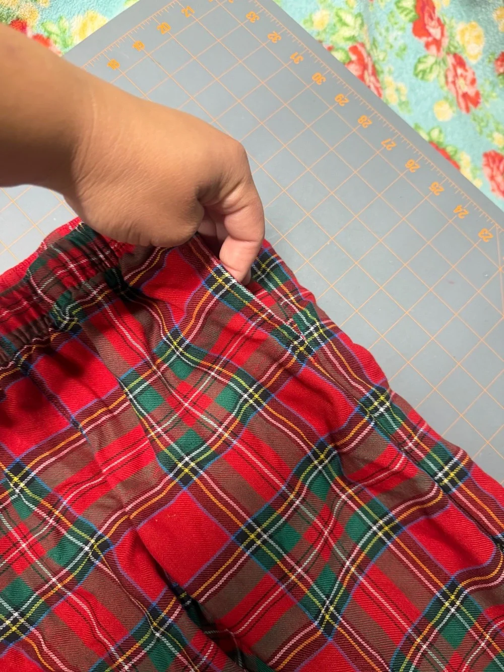 Classic Red Plaid Kids Pajama Set old navy M (8)